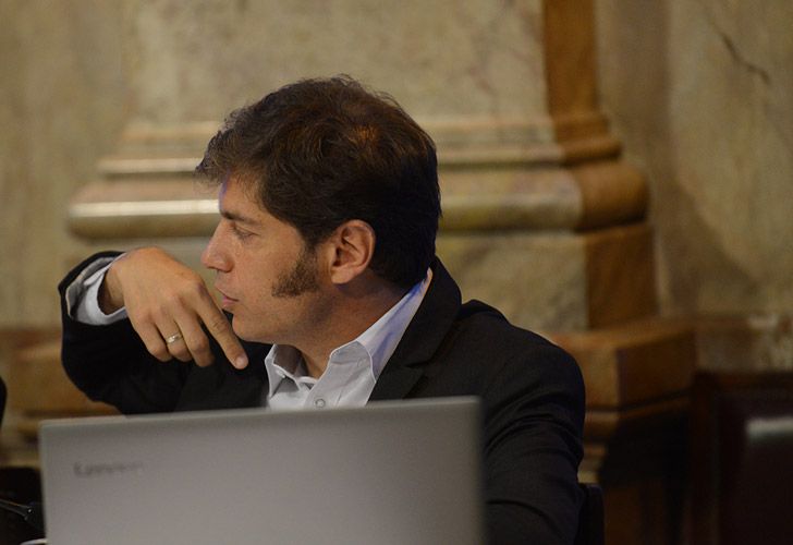 Caputo en el Congreso responde a la oposición