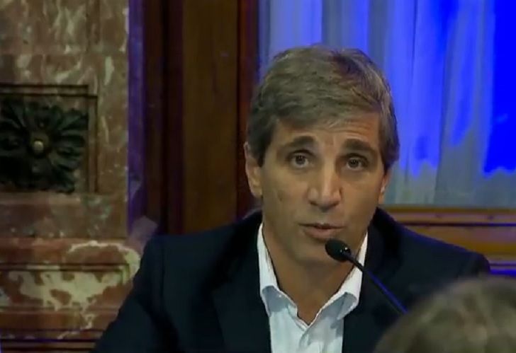 Luis Caputo expone en el Congreso