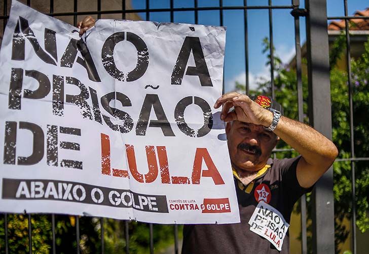  La defensa del expresidente Luiz Inácio Lula da Silva pidió ante la justicia brasileña y la Organización de Naciones Unidas (ONU) medidas cautelares que impidan que el exmandatario sea arrestado.