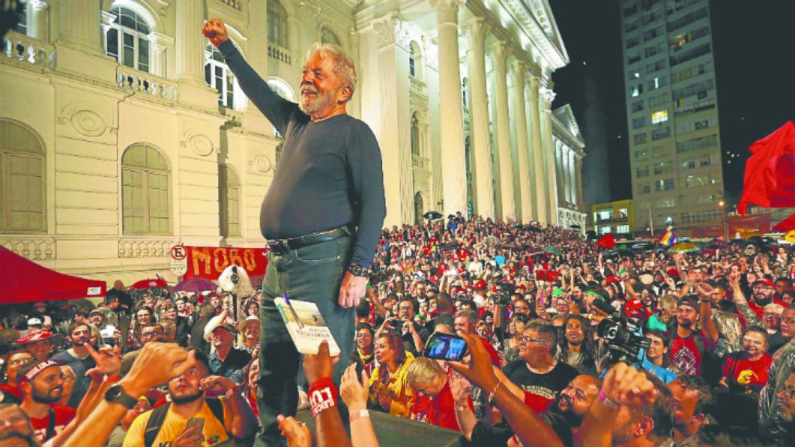 Lula during the final rally of his week-long campaign tour of southern Brazil, in Curitiba, Paraná state, last week.