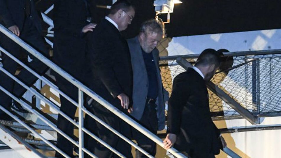 Lula, llegando a Curitiba.