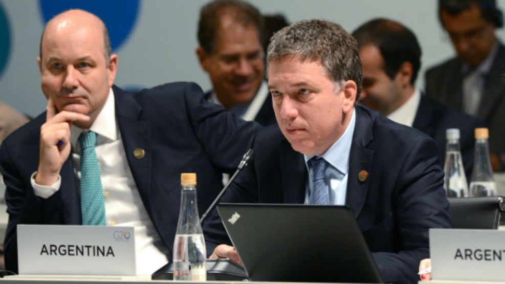 El ministro de Hacienda, Nicolás Dujovne, junto al presidente del Banco Central, Federico Sturzenegger