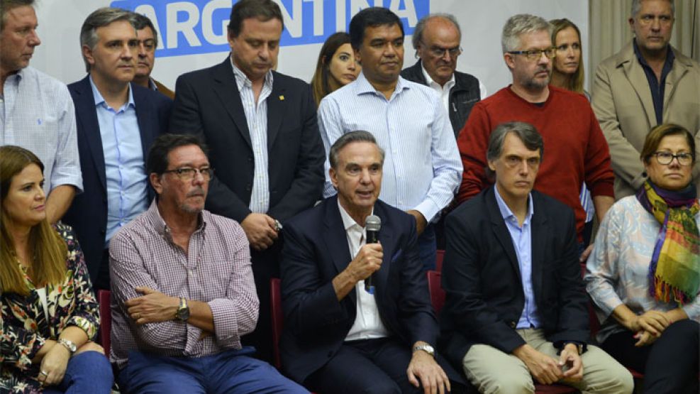 Miguel Ángel Pichetto encabezó el último encuentro del PJ "federal" el 6 de abril en Entre Ríos.
