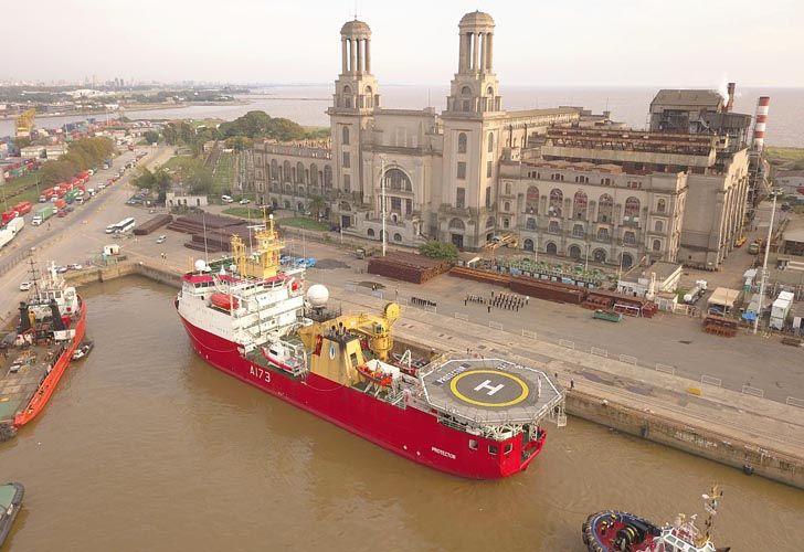 El HMS en la Terminal 5 del puerto de Buenos Aires, tomada desde un dron.