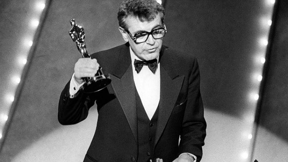 Milos Forman, con su Oscar por Amadeus en 1985