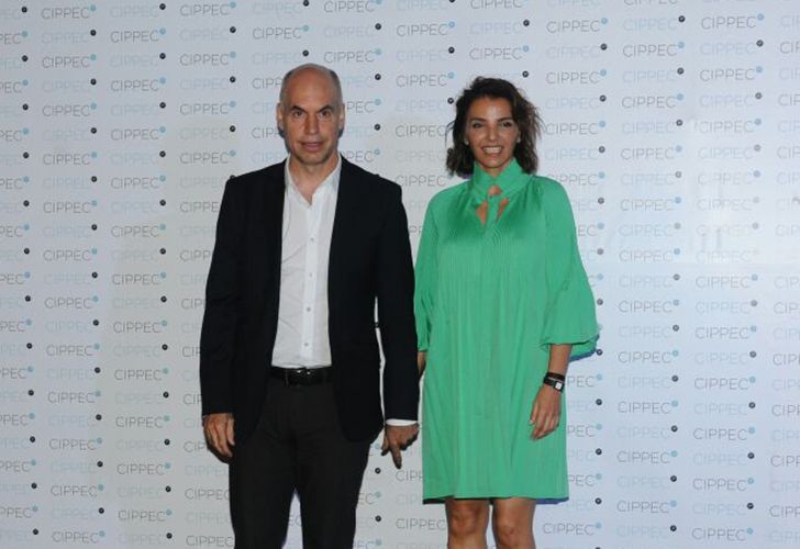 El jefe de Gobierno porteño Horacio Rodríguez Larreta junto a su esposa Bárbara Diez.