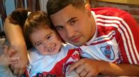 Leandro Miguel Alcaraz junto a su hija.