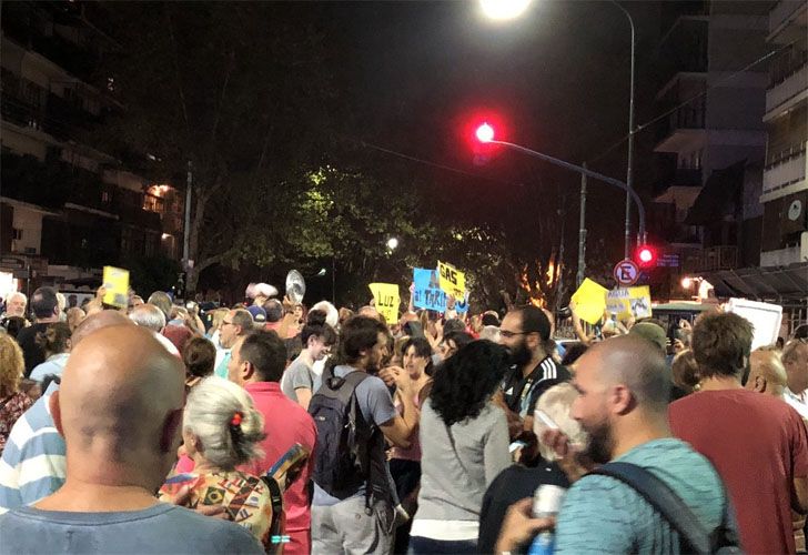 Cacerolazo en Parque Chas.