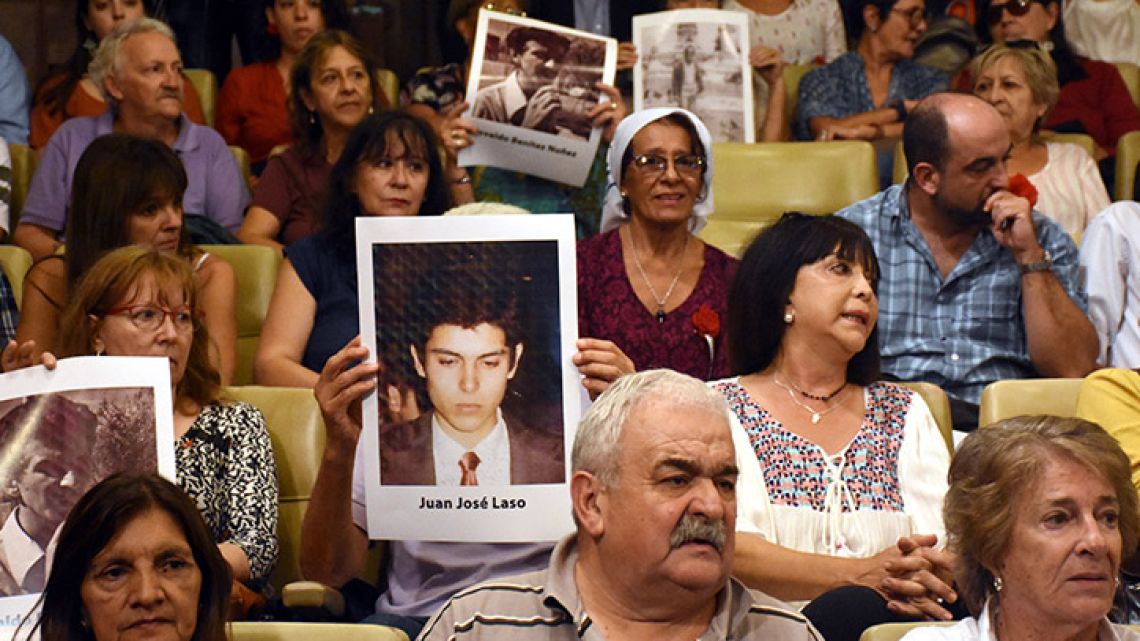 Relatives of the military and police forces' victims in Córdoba province.