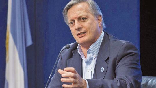 Negociacion. Aranguren buscará desde el lunes un consenso para no dar marcha atrás.