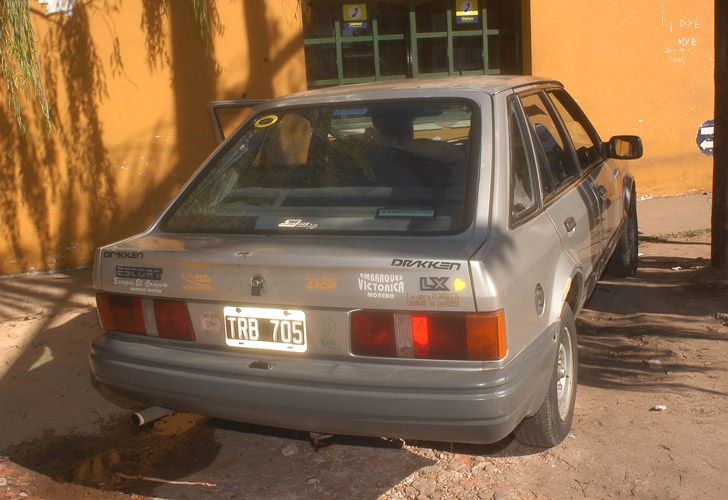 Este remis Ford Escort la llevó a su casa.  