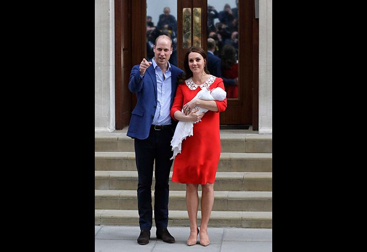 Catalina, esposa del príncipe Guillermo, dio a luz a un varón.