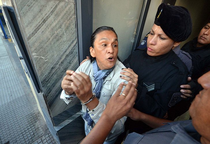 Jujuy: La detenida dirigente social Milagro Sala debió ser trasladada por el SAME a un hospital cercano.