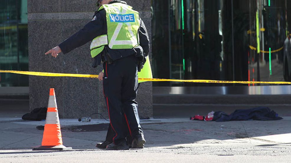 Una camioneta arrolló a peatones en Toronto