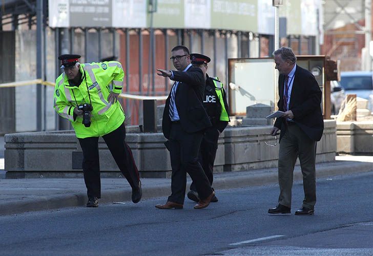 Una camioneta arrolló a peatones en Toronto