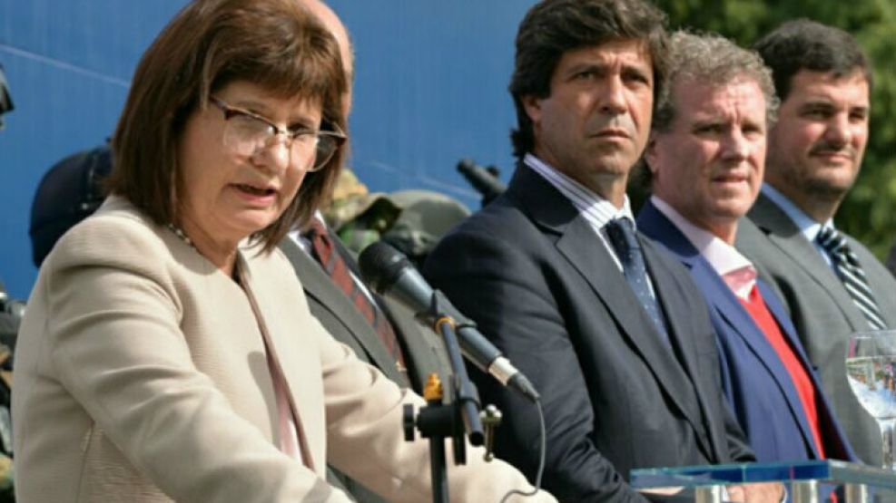 Patricia Bullrich, junto a su jefe de Gabinete, Pablo Noceti