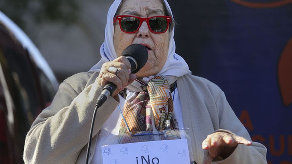 La titular de Madres de Plaza de Mayo, Hebe de Bonafini, volvió a arremeter contra el presidente Mauricio Macri.