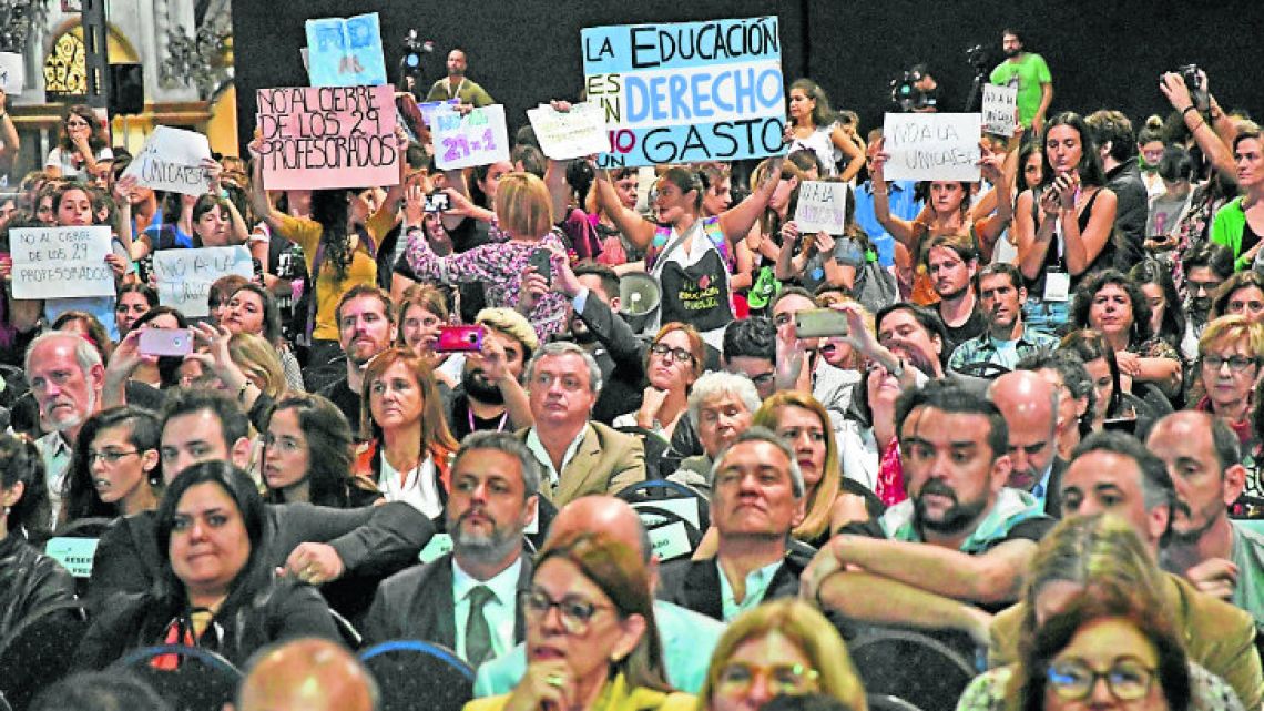  Protest of teachers and students at the opening of the International Book Fair