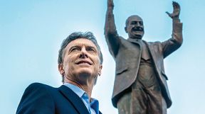2804_macri_estatua_peron_cedoc_g.jpg