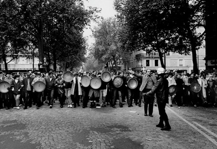 Se conoce como Mayo francés o Mayo del 68 a la cadena de protestas que se llevaron a cabo en Francia y, especialmente, en París durante los meses de mayo y junio de 1968.