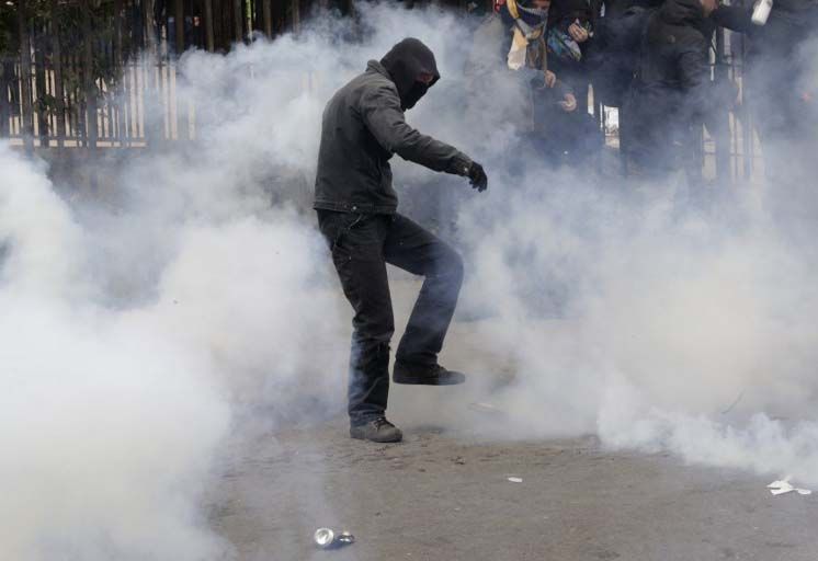 Los manifestantes reclamaron contra el Gobierno de Macron durante la marcha.