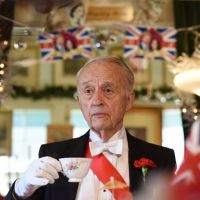 the-la-cottage-where-meghan-learned-to-take-tea-with-the-queen