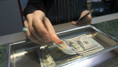 Se aceleró la devaluación y el dólar volvió a marcar otro récord.