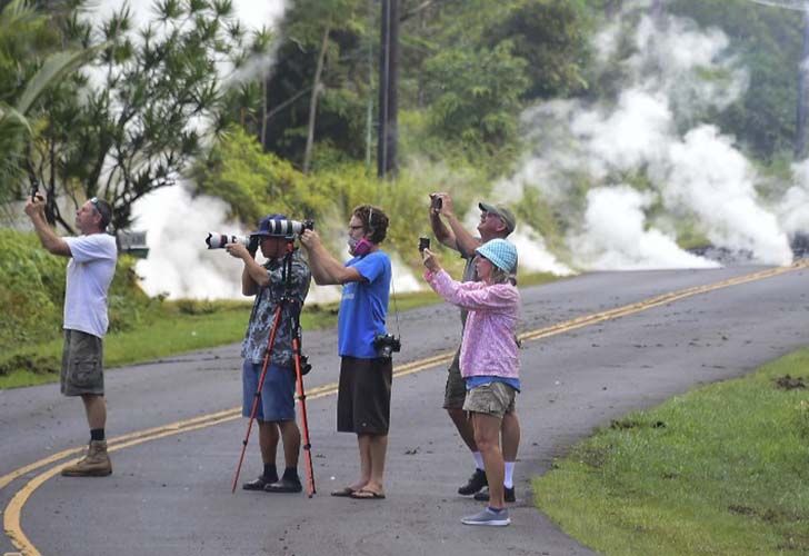 En Hawaii un terremoto sacude la zona del volcán en erupción 