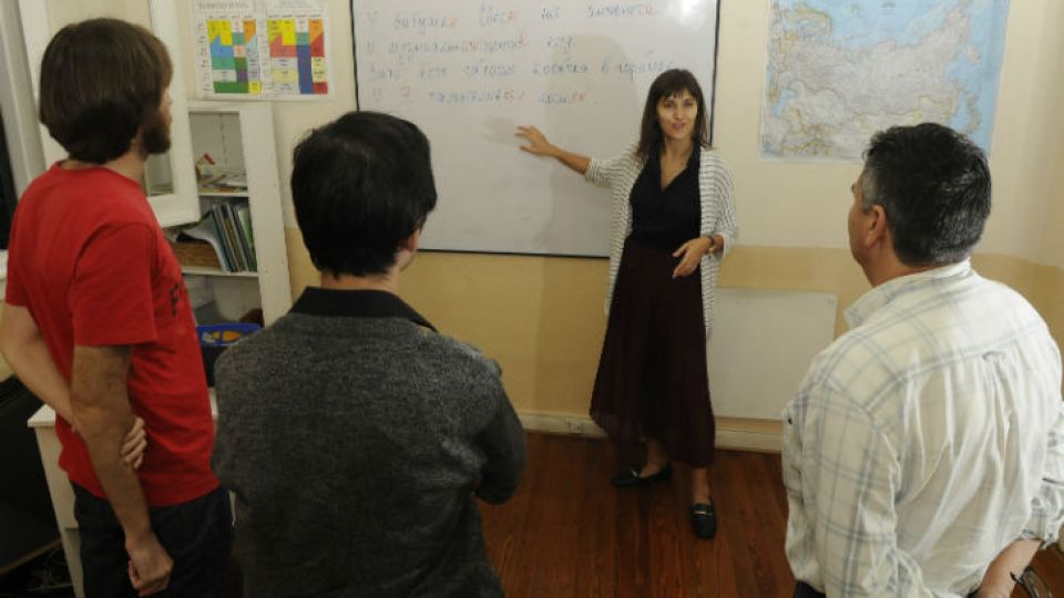 En accion. La Escuela de Ruso y el CUI dictan cursos prácticos.