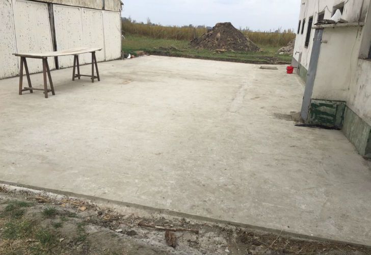 El playón deportivo que se construyó en la escuela rural C.E.R 81 Mariano Moreno, Campo La escondida de Venado Tuerto gracias a la recaudación de un evento solidario.