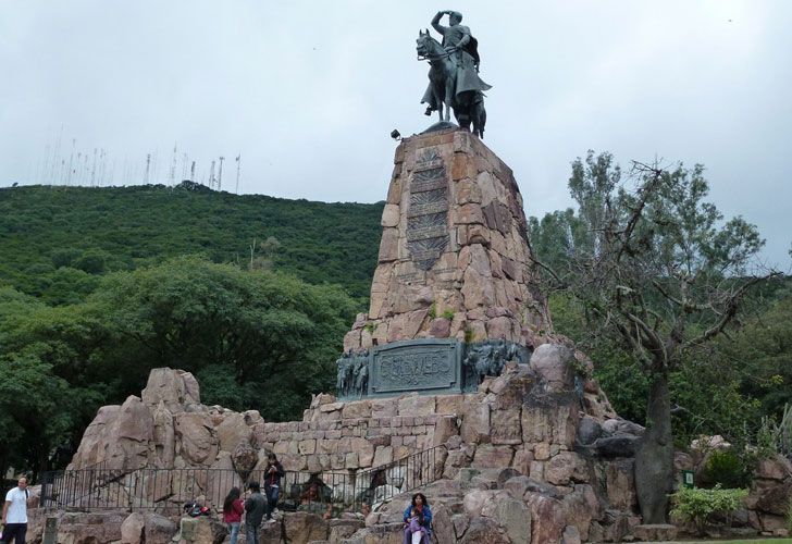 El monumento a Güemes será parte del Recorrido Güemesiano en pedales.