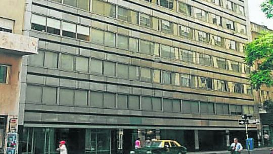 CHACABUCO 271. El edificio donde funcionó PERFIL 98 y en su vuelta hasta 2015.