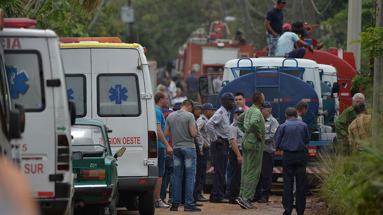 Un avión con 113 personas a bordo se estrelló poco después de despegar del aeropuerto de La Habana, informaron los medios estatales.