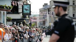 La policía vigila cada metro de Windsor ante el temor de ataques terroristas en la boda real.