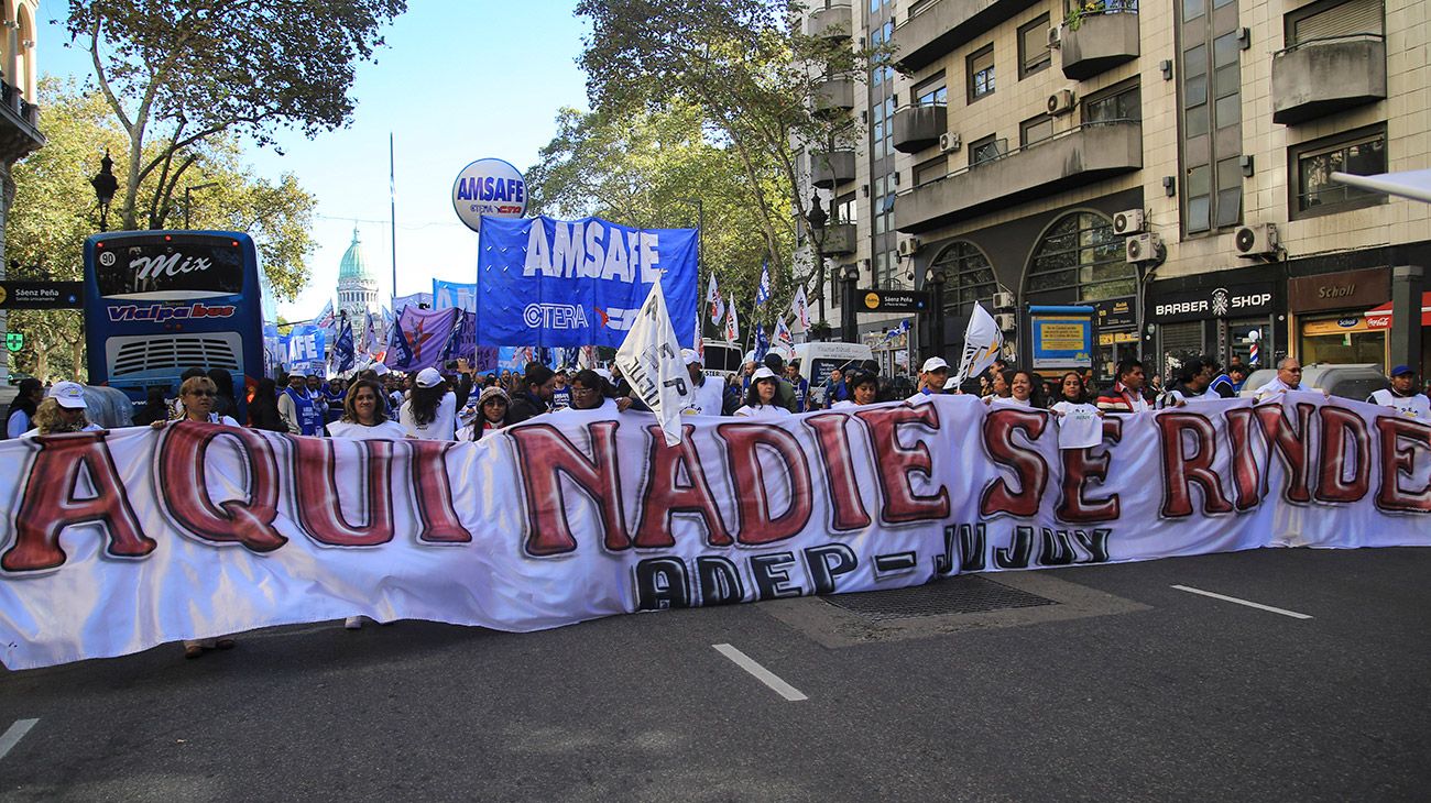 Acto de cierre de la Marcha Federal Educativa en Plaza de Mayo.