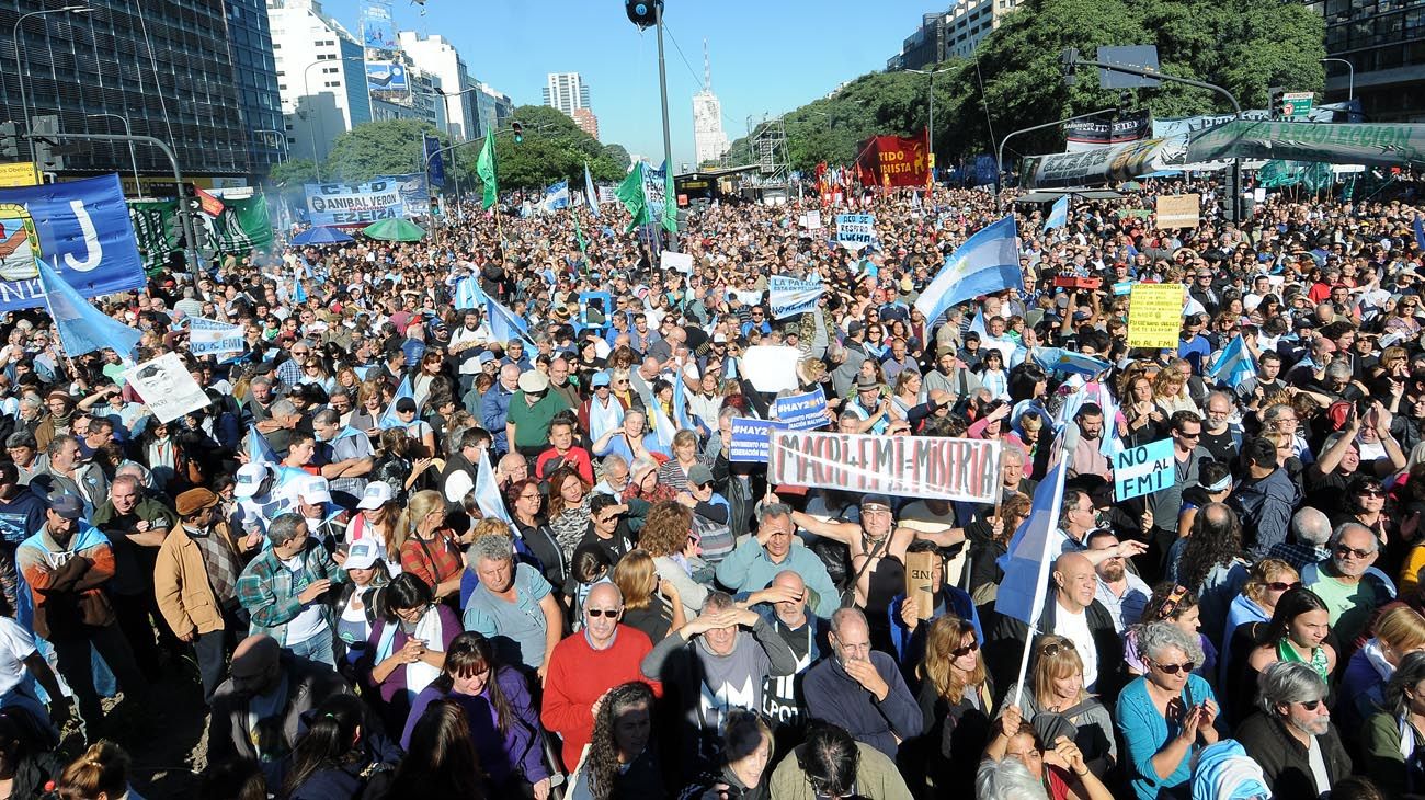 Multitudinario Acto en el Centro Porteño de organizaciones Sociales y Sindicales.