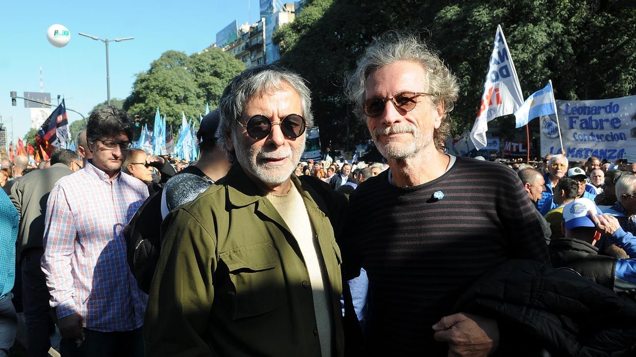 Los artistas dijeron presente en la marcha.