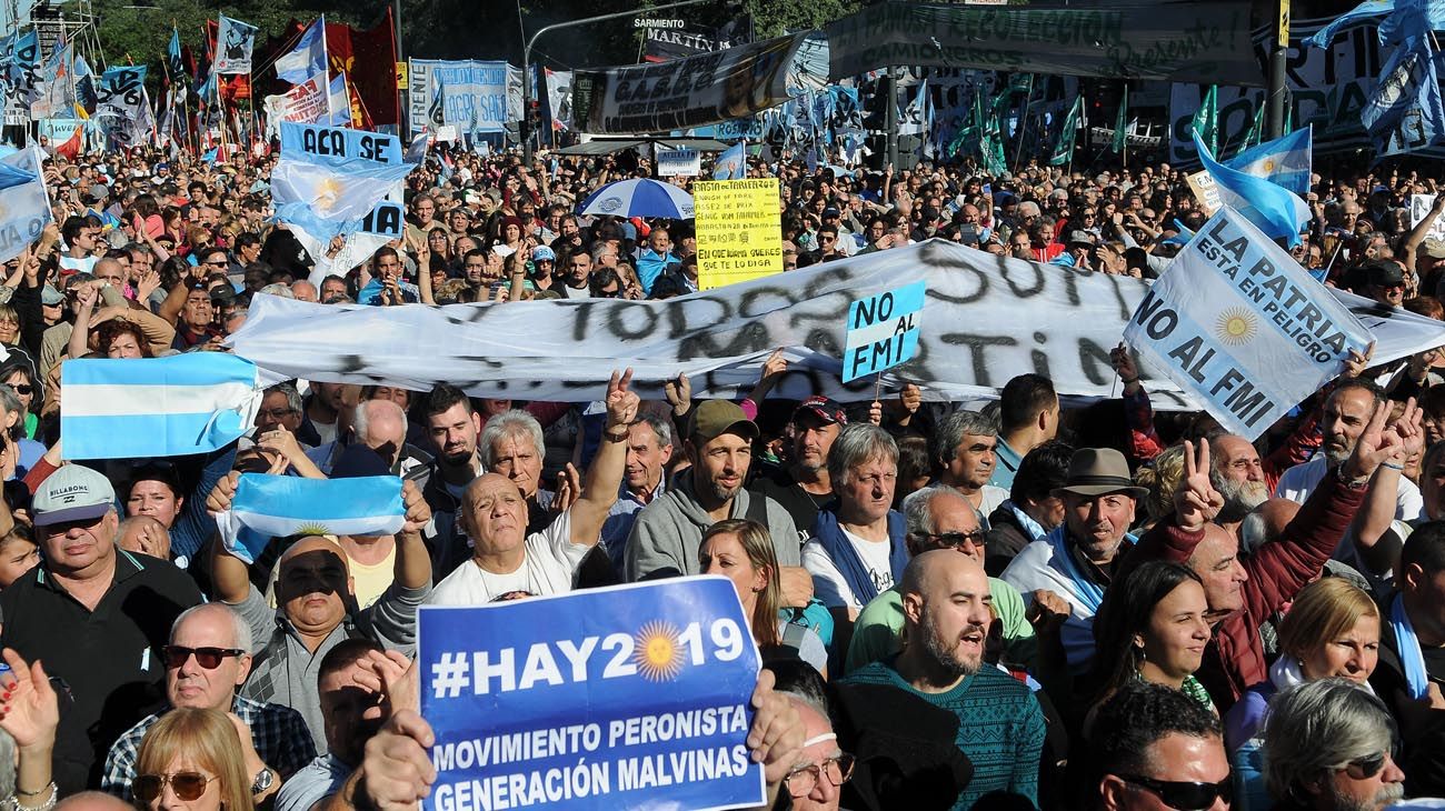 Multitudinario Acto en el Centro Porteño de organizaciones Sociales y Sindicales.