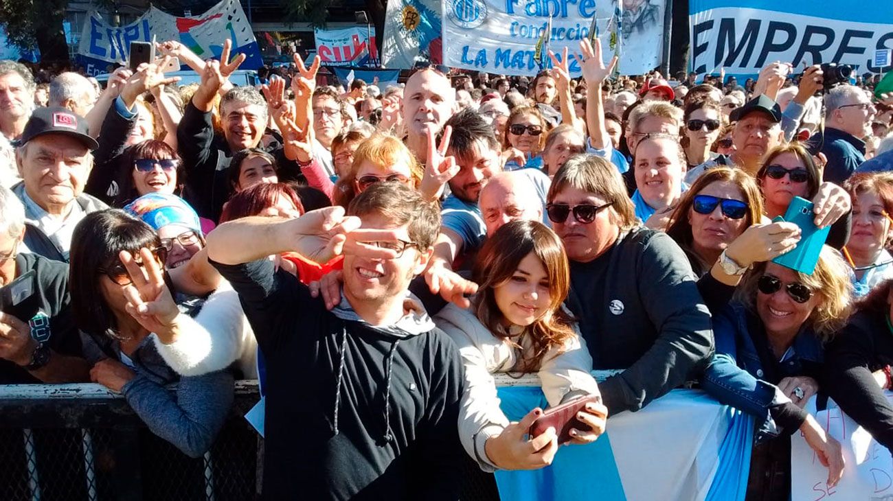 Axel Kicillof en la marcha contra el FMI