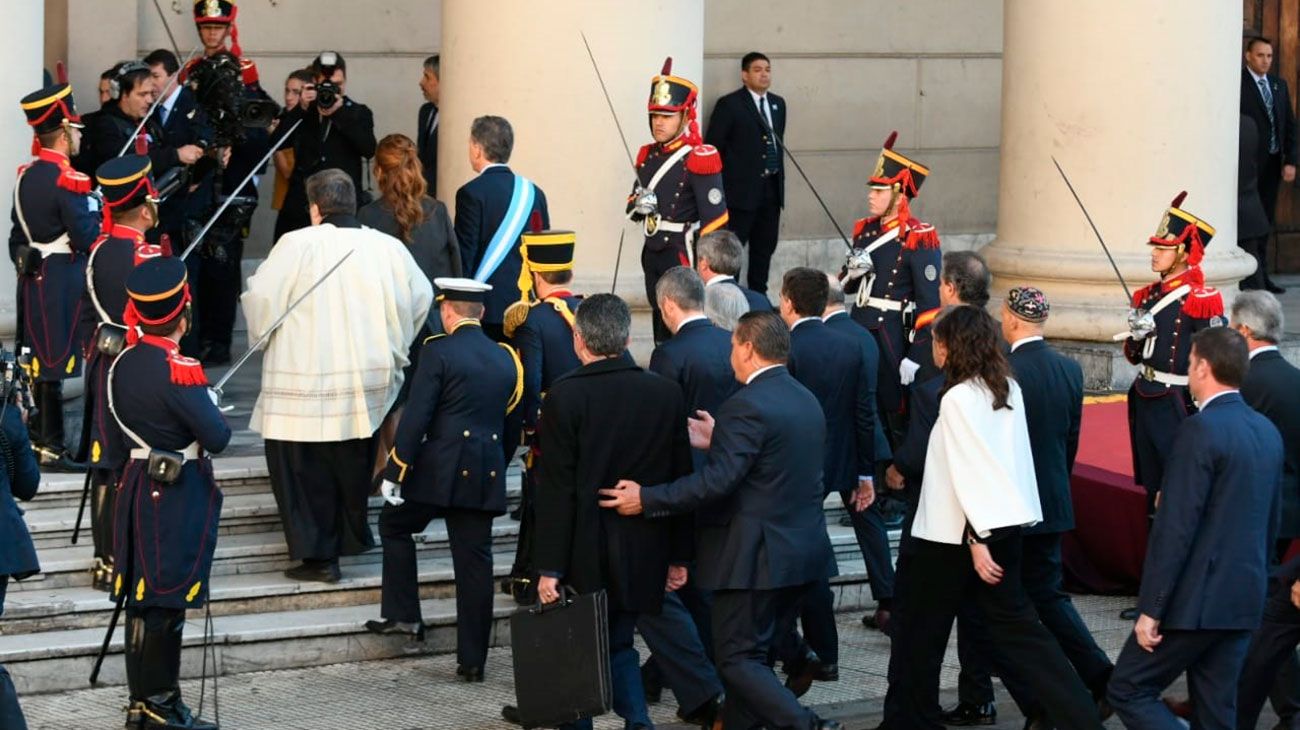 El Presidente se encuentra en la Catedral para participar del Tedeum por el 25 de mayo