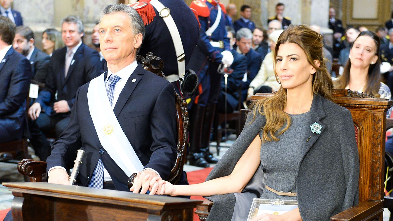 El presidente Mauricio Macri concurrió hoy al Tedeum en la Catedral Metropolitana, que encabezó el arzobispo de Buenos Aires, Mario Poli. Junto al jefe de Estado estuvieron la primera dama, Juliana Awada; funcionarios del Gabinete nacional, jefes de las Fuerzas Armadas y miembros del cuerpo diplomático.