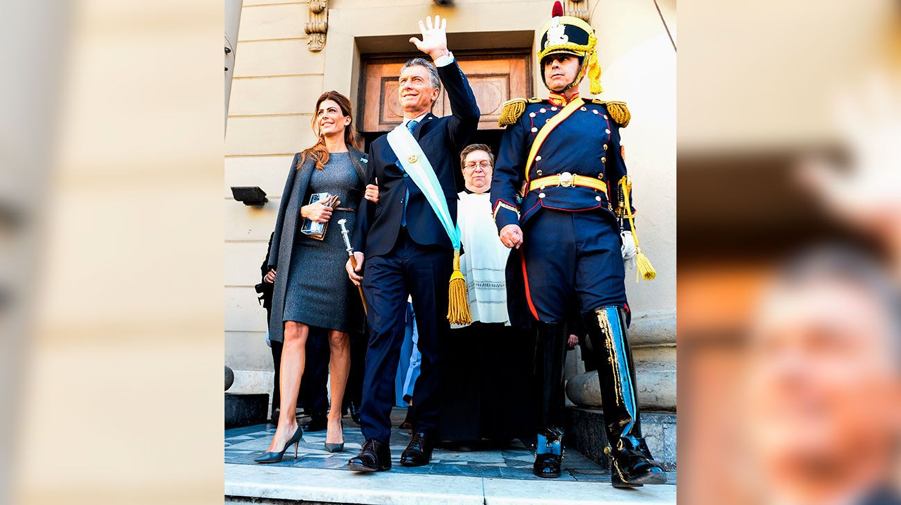 El presidente Mauricio Macri concurrió hoy al Tedeum en la Catedral Metropolitana, que encabezó el arzobispo de Buenos Aires, Mario Poli. Junto al jefe de Estado estuvieron la primera dama, Juliana Awada; funcionarios del Gabinete nacional, jefes de las Fuerzas Armadas y miembros del cuerpo diplomático.