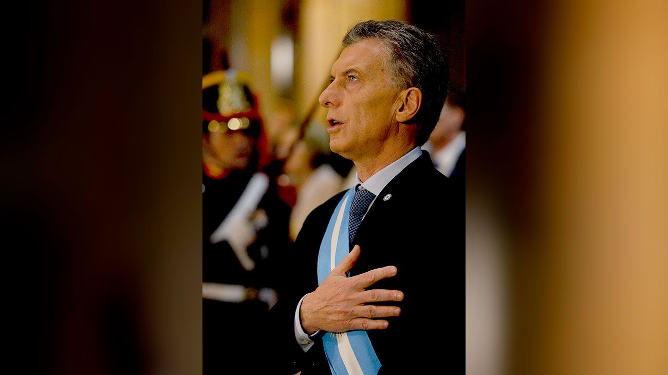 El presidente Mauricio Macri concurrió hoy al Tedeum en la Catedral Metropolitana, que encabezó el arzobispo de Buenos Aires, Mario Poli. Junto al jefe de Estado estuvieron la primera dama, Juliana Awada; funcionarios del Gabinete nacional, jefes de las Fuerzas Armadas y miembros del cuerpo diplomático.