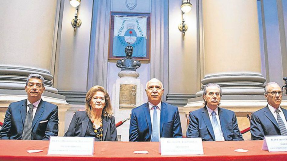 corte suprema editorial perfil