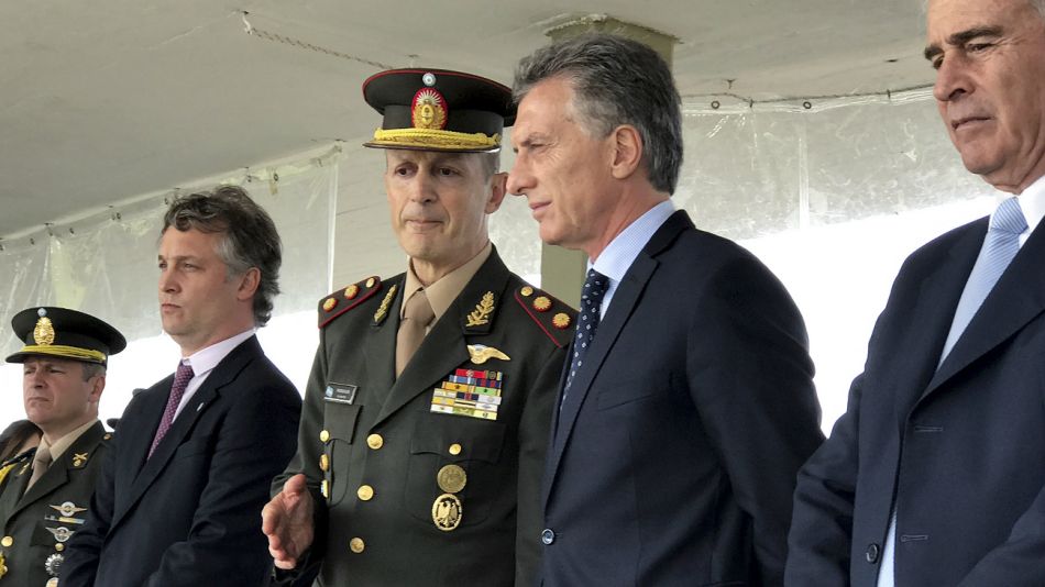 Macri al frente del acto por el Día del Ejército.