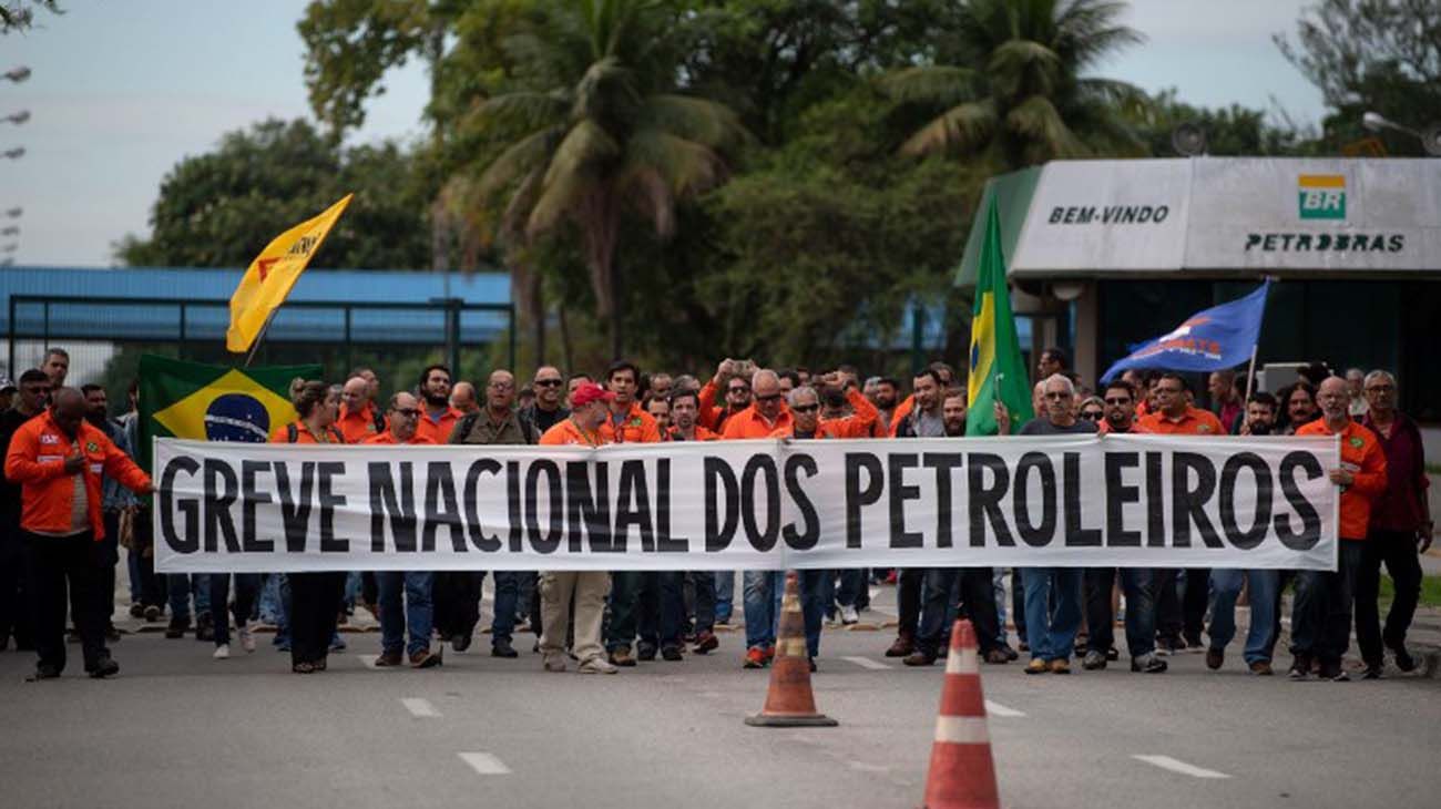 La medida de fuerza lleva nueve días y es en reclamo de una baja de precio del gasoil.