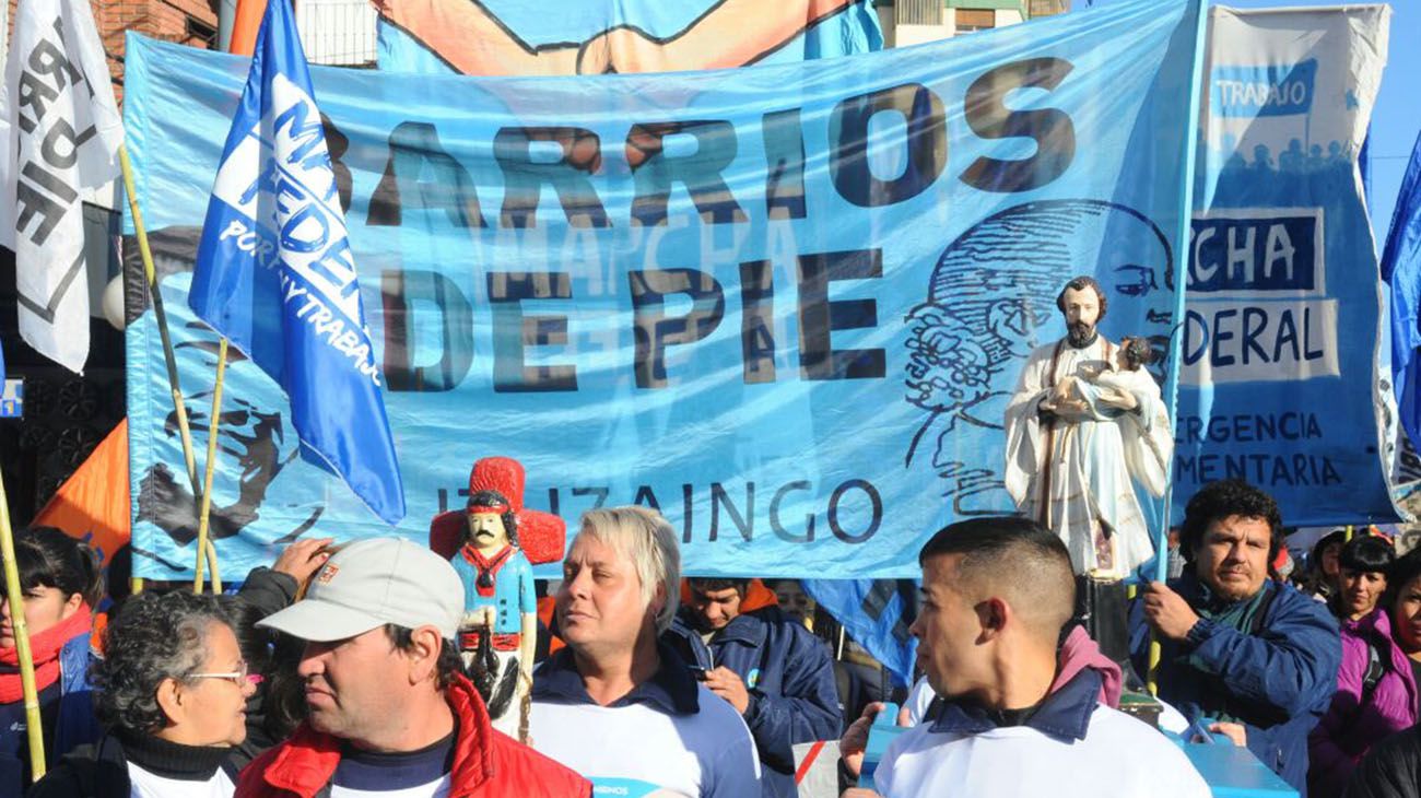 Columnas de manifestantes preparan su ingreso a la ciudad de Buenos Aires