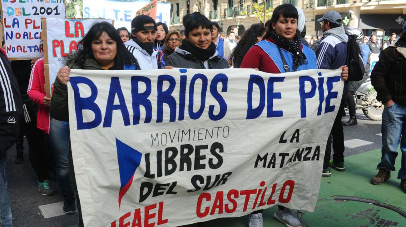 Columnas de manifestantes preparan su ingreso a la ciudad de Buenos Aires