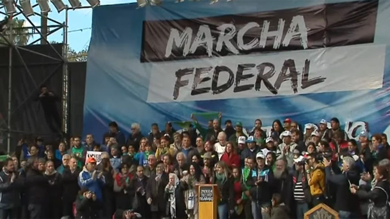 Acto de cierre de la Marcha Federal 