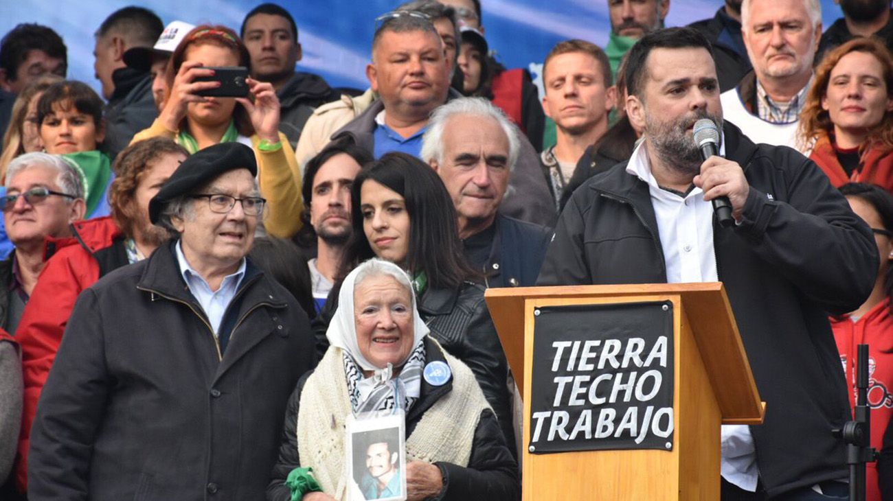  Adolfo Pérez Esquivel habló durante el acto central de la Marcha Federal en Plaza de Mayo.